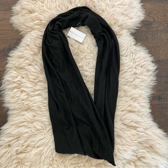 Beyond Yoga Hidden Pocket Infinity Loop Circle Wrap Scarf New with tag. - Picture 4 of 8